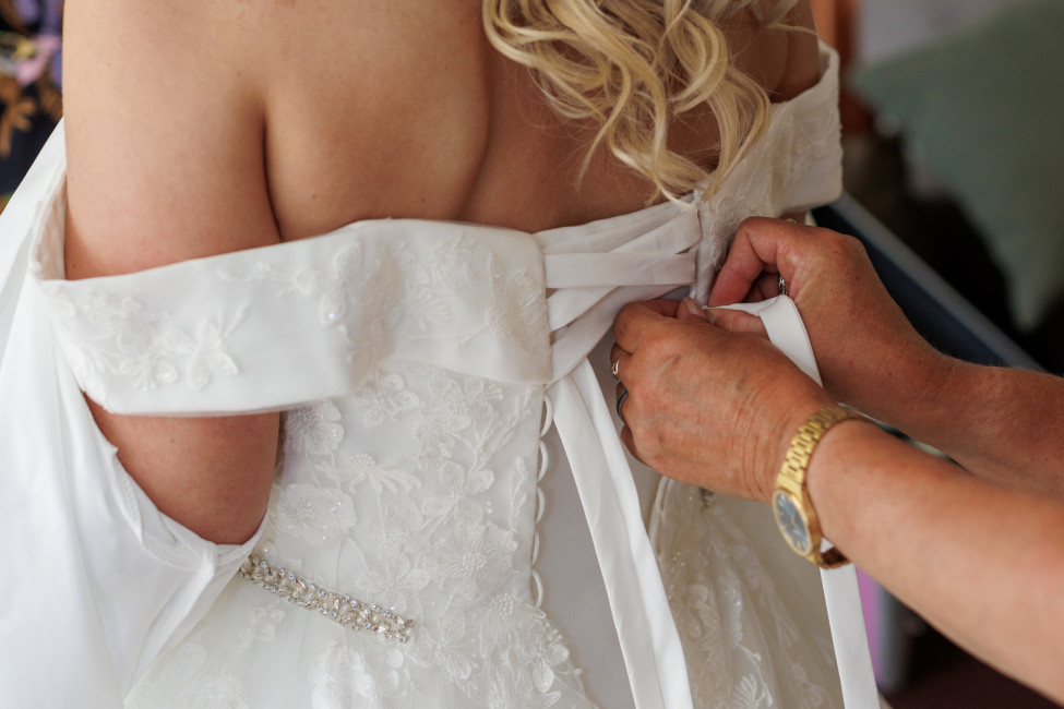 Trouwfotomakerij - All-In, All-Day fotografie van de voorbereidingen tot en met het feest in de avond.